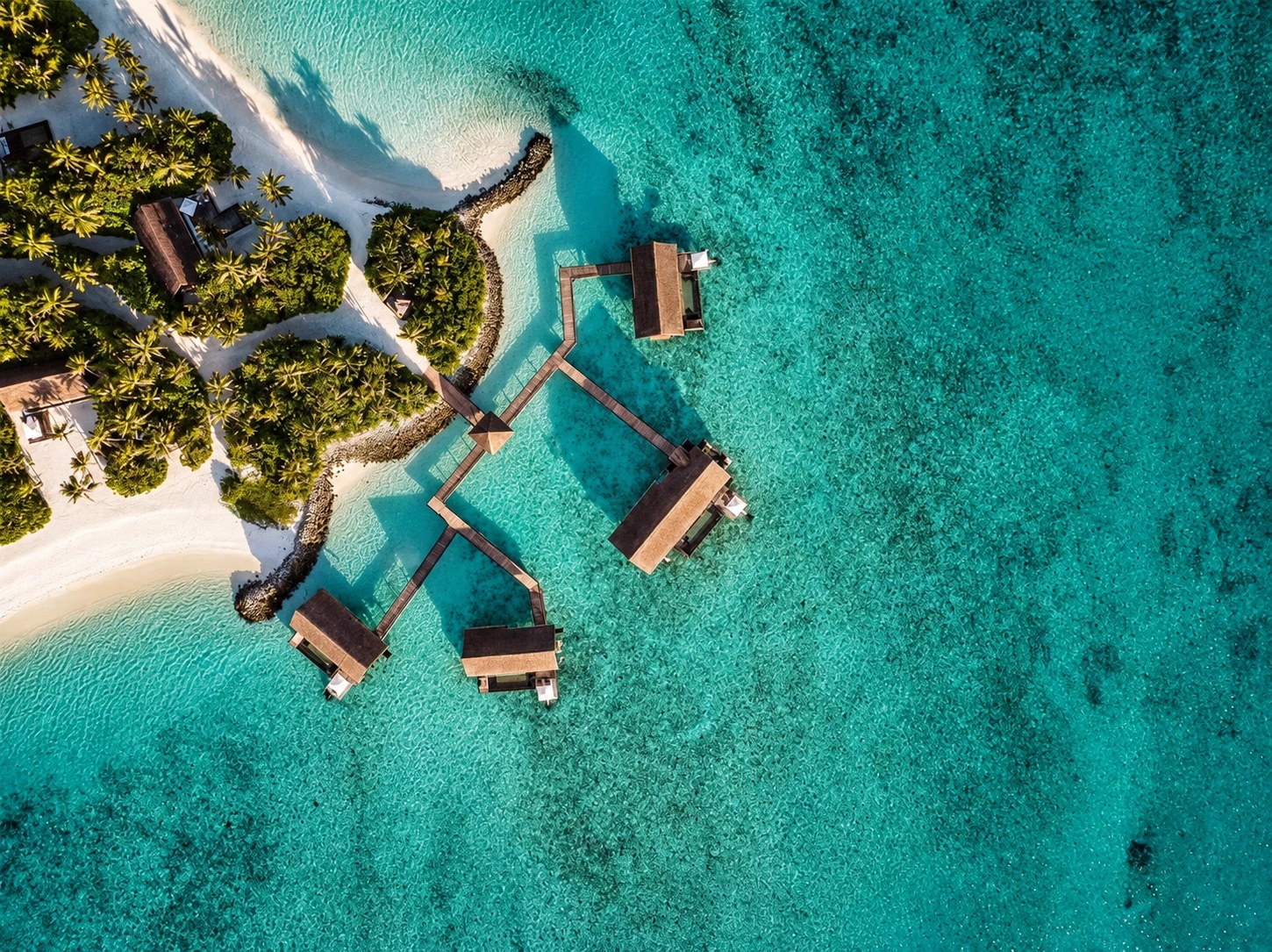 Villas sobre el agua vistas desde arriba en One&Only Reethi Rah